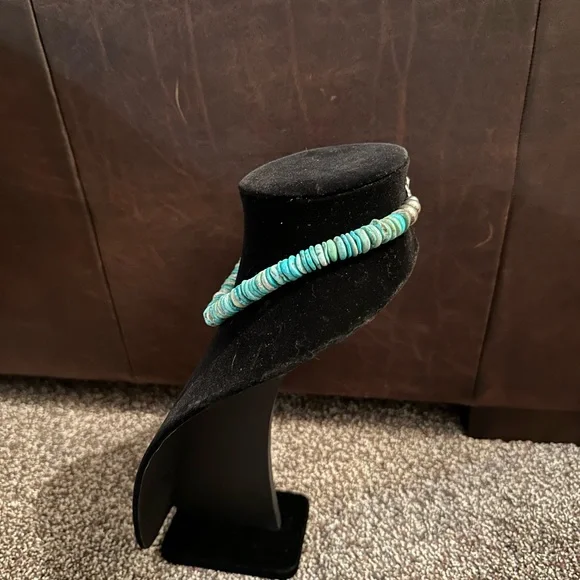 Hand Crafted Gorgeous “One of a Kind” Turquoise & Sterling Silver Necklace - Picture 3 of 4